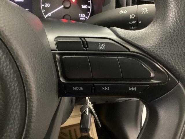 �y�H�O��E����@�\�z�Ԑ��Ȃǂ̓��H���E���͂ݏo�������Ȏ��A�C���t�H���[�V�����ƃX�e�A�����O�U���Ōx�����܂��B�X�e�A�����O������������ɑ��삪�\�ł��B