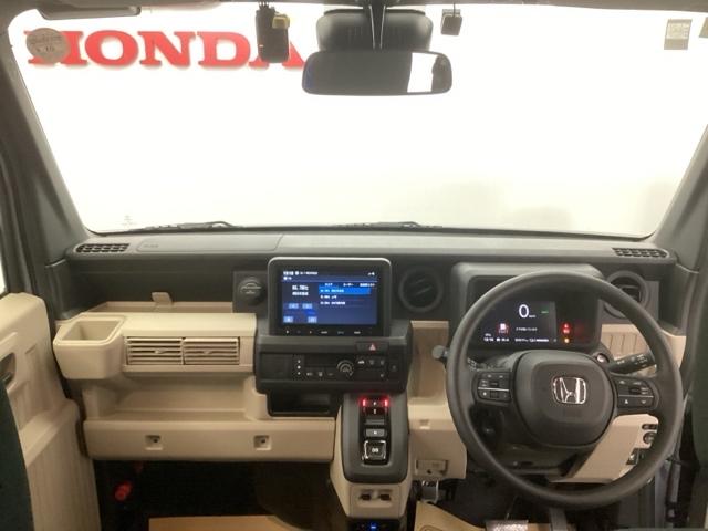 �t�����g�K���X���傫���A���C�h�Ȏ��E�ŉ^�]�����₷���Ȃ�悤�ɐݒ肳��Ă��܂��B