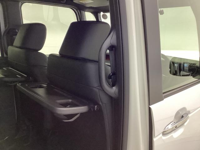 Ｎ－ＢＯＸカスタム ターボ　両側電動スライドドア　リアカメラ　ＥＴＣ　盗難防止システム　スマートキープッシュスタート　ブレーキサポート　サイドエアバック　パワーステアリング　パーキングセンサー　横滑防止　エアコン　オートクルーズ（32枚目）