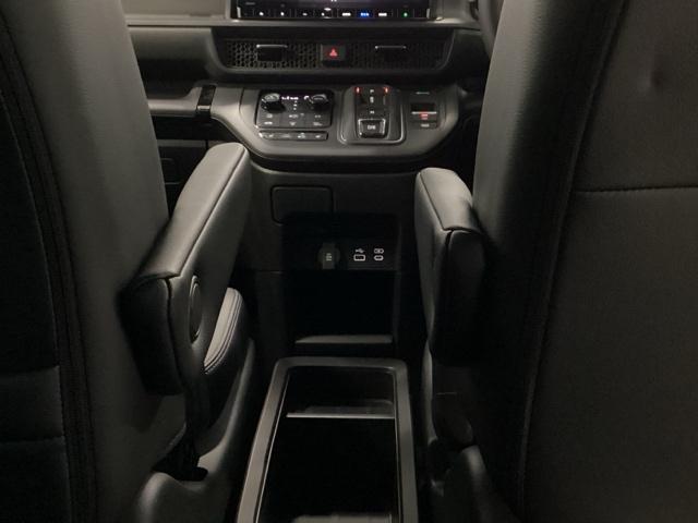 �y�X�e�b�v���S���z�Ƒ����Ԃ������Ǝ��R�ɁB�Ƒ����s����X�̃h���C�u�Ƀs�b�^���ȃ~�j�o���B