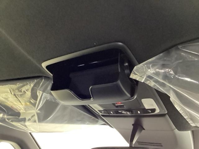 �y�X�e�b�v���S���z�Ƒ����Ԃ������Ǝ��R�ɁB�Ƒ����s����X�̃h���C�u�Ƀs�b�^���ȃ~�j�o���B