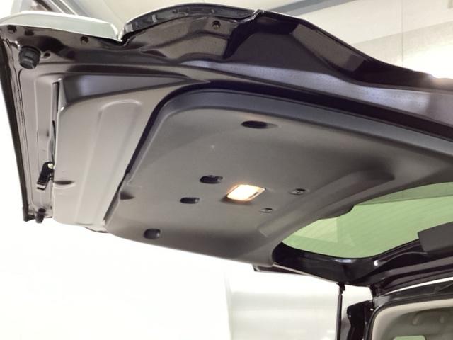 フリード クロスター　試乗車　先進ライト　リアカメラ　ＥＴＣ　ＡＡＣ　スマ－トキ－　シ－トヒ－タ－　盗難防止システム　ＵＳＢ　フルフラット　サイドエアバッグ　クルコン　ＥＣＯＮモード　ＥＳＣ　ＡＢＳ　キーフリー（27枚目）