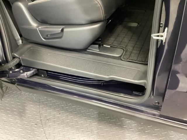 フリード クロスター　試乗車　先進ライト　リアカメラ　ＥＴＣ　ＡＡＣ　スマ－トキ－　シ－トヒ－タ－　盗難防止システム　ＵＳＢ　フルフラット　サイドエアバッグ　クルコン　ＥＣＯＮモード　ＥＳＣ　ＡＢＳ　キーフリー（33枚目）