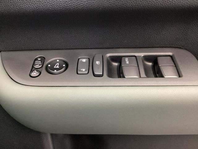 フリード クロスター　試乗車　先進ライト　リアカメラ　ＥＴＣ　ＡＡＣ　スマ－トキ－　シ－トヒ－タ－　盗難防止システム　ＵＳＢ　フルフラット　サイドエアバッグ　クルコン　ＥＣＯＮモード　ＥＳＣ　ＡＢＳ　キーフリー（36枚目）