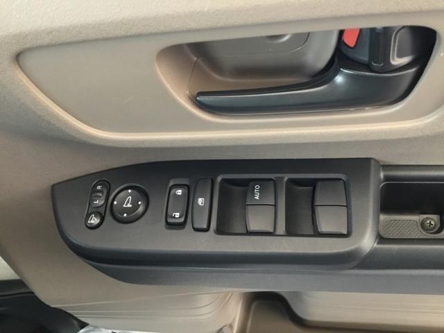 Ｎ－ＢＯＸジョイ ベースグレード　デモカー　純正ナビ　ＥＴＣ　前後ドラレコ　ＥＣＯＮ　パワーウインドウ　追突軽減ブレーキ　禁煙　サイドエアバッグ　エアバッグ　ＵＳＢ　ナビＴＶ　Ｄレコ　盗難防止装置　ベンチシート　キーレス　ＡＡＣ（13枚目）