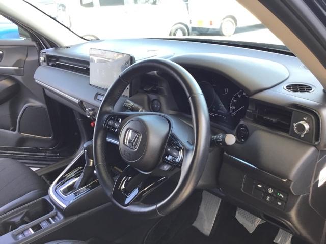 ヴェゼル ｅ：ＨＥＶＺ　ホンダコネクトディスプレイ　ＥＴＣ２．０　Ｓヒータ　地デジフルセグＴＶ　電動テールゲート　サイドエアバッグ　後カメラ　前後障害物センサー　横滑防止装置　エアコン　ＬＥＤヘットライト　パワステ　ナビＴＶ（32枚目）