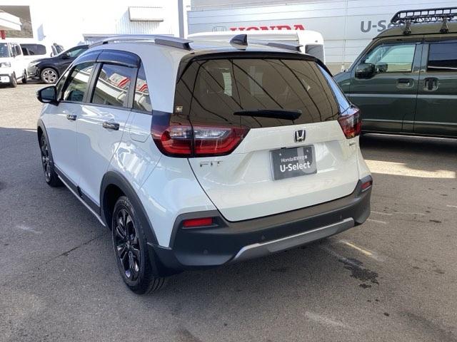 フィット ｅ：ＨＥＶクロスター　デモカー　純正ナビ　ＥＴＣ　前後ドラレコ　インテリキー　キーフリー　ＬＥＤヘットライト　イモビライザー　サイドカーテンエアバック　Ｃソナー　クルコン　パワーウインドウ　禁煙　エアコン　ドラレコ付き（7枚目）