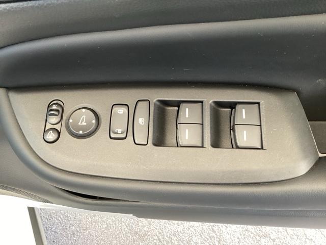 フィット ｅ：ＨＥＶクロスター　デモカー　純正ナビ　ＥＴＣ　前後ドラレコ　インテリキー　キーフリー　ＬＥＤヘットライト　イモビライザー　サイドカーテンエアバック　Ｃソナー　クルコン　パワーウインドウ　禁煙　エアコン　ドラレコ付き（16枚目）