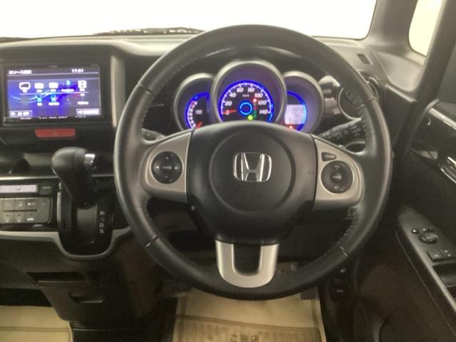 N-BOXカスタム G・ターボパッケージ メモリーナビ ETC リアカメラ 両側電動スライドドア 両席エアバッグ インテリK 全席パワーウインドウ 運転席エアバック キーフリーシステム 盗難警報装置 DVD視聴可 1セグTV ターボ付 AAC(3枚目)