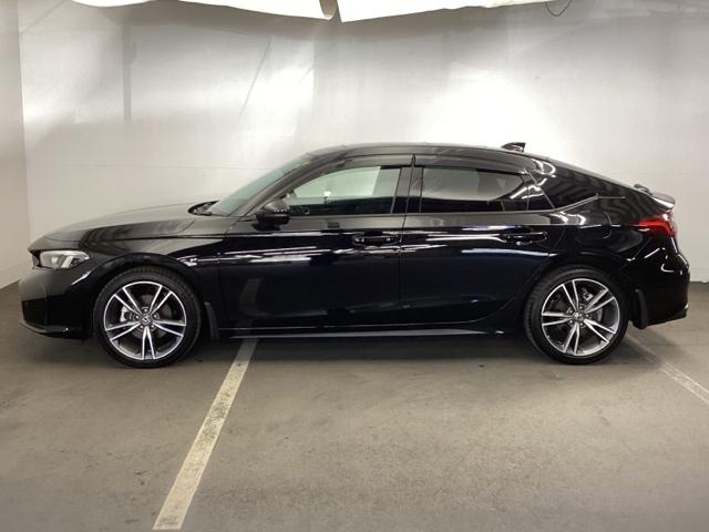 �{�f�B�[�J���[�́A�������̂��闎���������F�́y�N���X�^���u���b�N�E�p�[���z