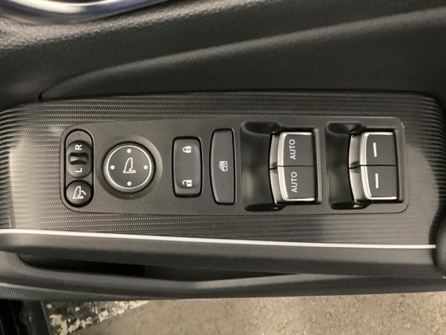 �h�A�X�C�b�`���V���v���ŁA�g���₷�����l���݌v����Ă��܂��B