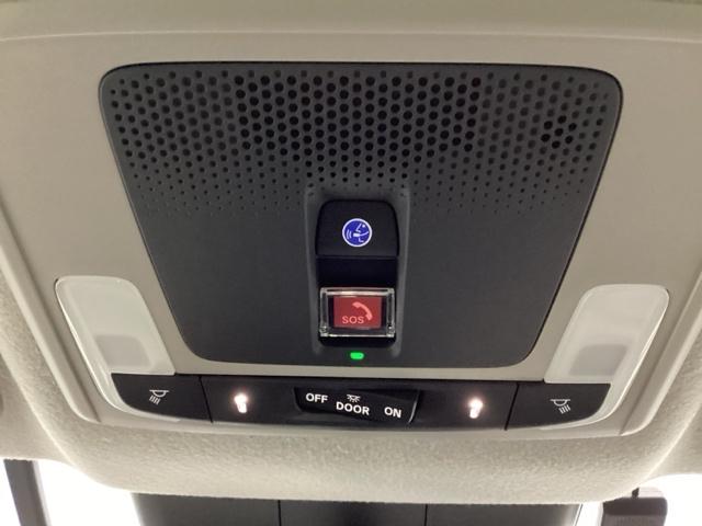 �ً}�ʕ�{�^���͓V��ɂ���܂��B�^�]���̑̒��s�ǂ�A�G�A�o�b�O�̍쓮���Ȃ����̂̍ۂɂ͉����Ă��������B