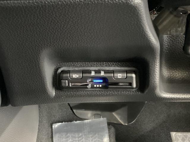 ｅ：ＨＥＶＸ　試乗車／ＥＴＣ／純正ナビ／バックモニター／ホンダセンシング　ｂｌｕｅｔｏｏｔｈ　Ｂカメラ　ワンオナ　追従クルコン　イモビ　パワーウィンドウ　キーレスエントリー　ＴＶナビ　スマートキ－　ＥＳＣ　地デジ（画像30）