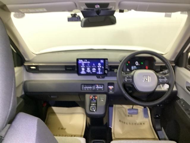 ｅ：Ｌ　試乗車　リアカメラ　純正ナビ　ＥＴＣ　レーンキープアシスト　ＢＴ　コーナーソナー　フルセグ　シートヒーター　バックカメラ　ＬＥＤヘッドライト　スマートキー　衝突被害軽減システム　オートライト（画像2）
