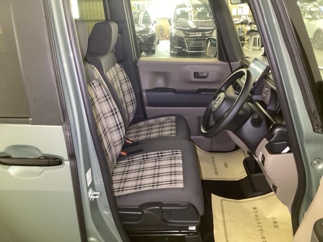 ベースグレード　試乗車　純正ナビ　リアカメラ　ＥＴＣ　ドラレコ　衝突軽減装置　電格ミラー　ＬＥＤライト　ＤＶＤ　Ｂカメラ　パワーステアリング　スマートキー　点検記録簿　フルセグＴＶ　サイドカーテンエアバック　ＡＢＳ（画像11）