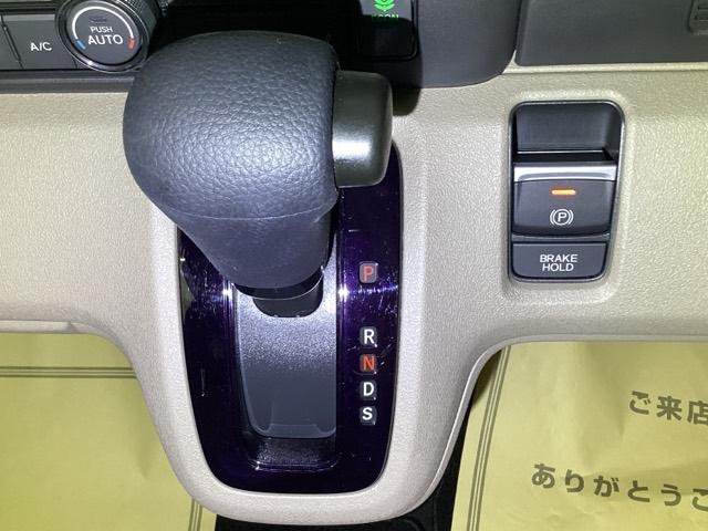 ベースグレード　試乗車　純正ナビ　リアカメラ　ＥＴＣ　ドラレコ　衝突軽減装置　電格ミラー　ＬＥＤライト　ＤＶＤ　Ｂカメラ　パワーステアリング　スマートキー　点検記録簿　フルセグＴＶ　サイドカーテンエアバック　ＡＢＳ（画像27）