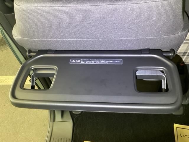 ベースグレード　試乗車　純正ナビ　リアカメラ　ＥＴＣ　ドラレコ　衝突軽減装置　電格ミラー　ＬＥＤライト　ＤＶＤ　Ｂカメラ　パワーステアリング　スマートキー　点検記録簿　フルセグＴＶ　サイドカーテンエアバック　ＡＢＳ（画像33）