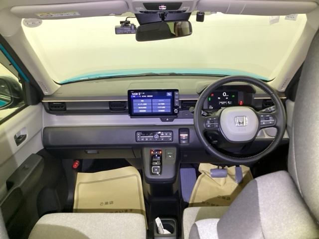ｅ：Ｌ　試乗車　リアカメラ　ドラレコ　ＥＴＣ　レーンキープアシスト　ＢＴ　フルセグ　シートヒーター　バックカメラ　ＬＥＤヘッドライト　スマートキー　オートハイビーム　衝突被害軽減システム　オートライト（画像2）