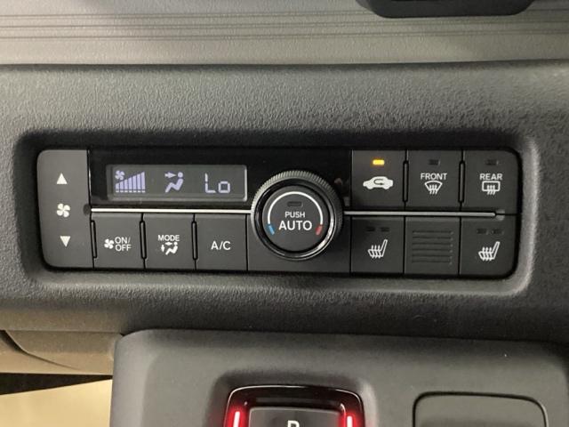 ｅ：Ｌ　試乗車　リアカメラ　ドラレコ　ＥＴＣ　レーンキープアシスト　ＢＴ　フルセグ　シートヒーター　バックカメラ　ＬＥＤヘッドライト　スマートキー　オートハイビーム　衝突被害軽減システム　オートライト（画像17）