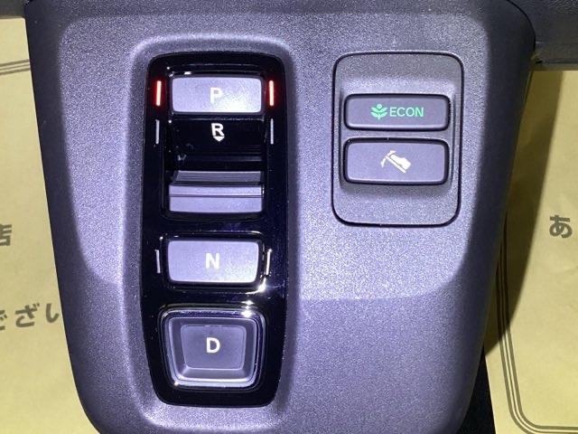 ｅ：Ｌ　試乗車　リアカメラ　ドラレコ　ＥＴＣ　レーンキープアシスト　ＢＴ　フルセグ　シートヒーター　バックカメラ　ＬＥＤヘッドライト　スマートキー　オートハイビーム　衝突被害軽減システム　オートライト（画像27）