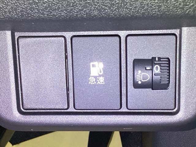 ｅ：Ｌ　試乗車　リアカメラ　ドラレコ　ＥＴＣ　レーンキープアシスト　ＢＴ　フルセグ　シートヒーター　バックカメラ　ＬＥＤヘッドライト　スマートキー　オートハイビーム　衝突被害軽減システム　オートライト（画像29）
