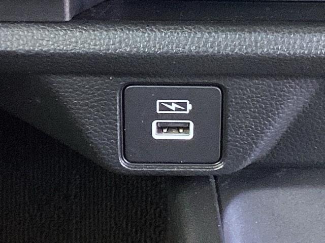 Ｘ　試乗車　純正ナビ　フルセグ　ＥＴＣ　バックモニター　ＡＣ　レーダークルーズコントロール　サイドエアバック　ＬＥＤヘッドランプ　Ｂｌｕｅｔｏｏｔｈオーディオ　横滑り防止装置　衝突被害軽減ブレーキ　ＡＢＳ（画像19）