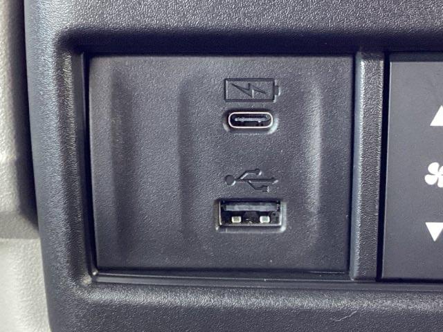 ｅ：Ｌ４　試乗車　純正ナビ　フルセグ　ＥＴＣ　ドラレコ　運転席シートヒーター　レーダークルコン　両側スライド　Ｂｌｕｅｔｏｏｔｈ接続　カーテンエアバッグ　電動格納ドアミラー　オートライト　禁煙車　キーレス（画像12）