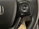 ステアリングホイールの右側がクルーズコントロールスイッチです。アクセルペダルを踏まずに一定走行が出来るので、高速道路での走行がグッと快適になります。