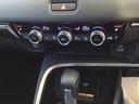 ｅ：ＨＥＶＺ　ホンダコネクトディスプレイ　ＥＴＣ２．０　Ｓヒータ　地デジフルセグＴＶ　電動テールゲート　サイドエアバッグ　後カメラ　前後障害物センサー　横滑防止装置　エアコン　ＬＥＤヘットライト　パワステ　ナビＴＶ（21枚目）