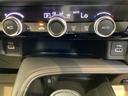 スマートフォンなどの充電に便利なUSBジャック。運転席からも助手席からも使いやすいです。