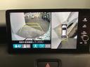 バックギアに入れますとご覧のような画像に自動的に切り替わります。車庫入れ時に役立ちます。