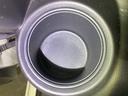 ドリンクホルダーは小物入れにもなって便利です。