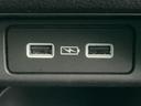 後席にもＵＳＢチャージャーを装備しており、スマートフォンやタブレットの充電が可能です。長距離移動でも後席の方が快適に過ごせます。