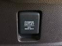 アクセサリーソケットを装備。車内アクセサリーの電源として便利です。