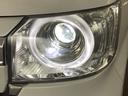 【ＬＥＤヘッドライト】点灯した瞬間のクリーンな白さが、今の車らしい清潔感を感じさせてくれます。明るさだけでなく、寿命や省エネ性能も優秀。長く乗る一台だからこそ、こだわわりたい方に最適です。