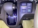 運転席周辺のスマートなレイアウトが、操作のしやすさを実現。快適なドライブをサポートします。