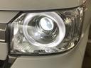 【ＬＥＤヘッドライト】点灯した瞬間のクリーンな白さが、今の車らしい清潔感を感じさせてくれます。明るさだけでなく、寿命や省エネ性能も優秀。長く乗る一台だからこそ、こだわわりたい方に最適です。