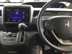 ドライブの必需品。見やすい・使いやすいＨｏｎｄａ純正のメモリーナビを搭載。 3