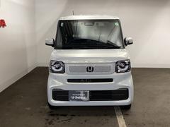 車の顔ともいえるヘッドライトは、丸目で愛嬌を感じさせるデザインです。 6