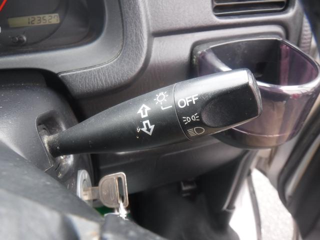 アクティバン ＳＤＸ－Ｈｉ　５ＭＴ・Ｔベルト＋ウォポン交換済・新品タイヤ４本交換済・ハイルーフ・キーレス・ライトレベライザー・ドアバイザー・４ナンバー・４人乗・パワステ・エアコン・ドリンクホルダー・Ｗエアバック・取説・整備記録簿（60枚目）