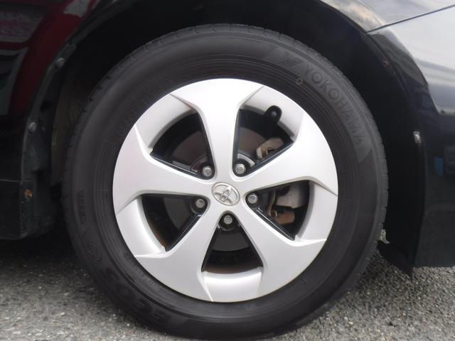 プリウス Ｓ　後期・純正ＳＤナビ・Ｂカメラ・１セグＴＶ・ＣＤ録音・ＤＶＤ再生・ＭＰ３・Ｂｌｕｅｔｏｏｔｈ・オートＬＥＤヘッド・ＥＴＣ・スマートキー・電格ウインカーミラー・１６ＡＷ・Ｐスタート・ＡＢＳ・整備点検記録簿（29枚目）