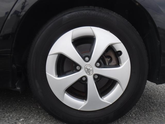 プリウス Ｓ　後期・純正ＳＤナビ・Ｂカメラ・１セグＴＶ・ＣＤ録音・ＤＶＤ再生・ＭＰ３・Ｂｌｕｅｔｏｏｔｈ・オートＬＥＤヘッド・ＥＴＣ・スマートキー・電格ウインカーミラー・１６ＡＷ・Ｐスタート・ＡＢＳ・整備点検記録簿（33枚目）