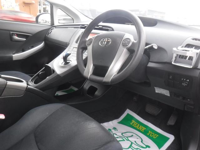 プリウス Ｓ　後期・純正ＳＤナビ・Ｂカメラ・１セグＴＶ・ＣＤ録音・ＤＶＤ再生・ＭＰ３・Ｂｌｕｅｔｏｏｔｈ・オートＬＥＤヘッド・ＥＴＣ・スマートキー・電格ウインカーミラー・１６ＡＷ・Ｐスタート・ＡＢＳ・整備点検記録簿（42枚目）