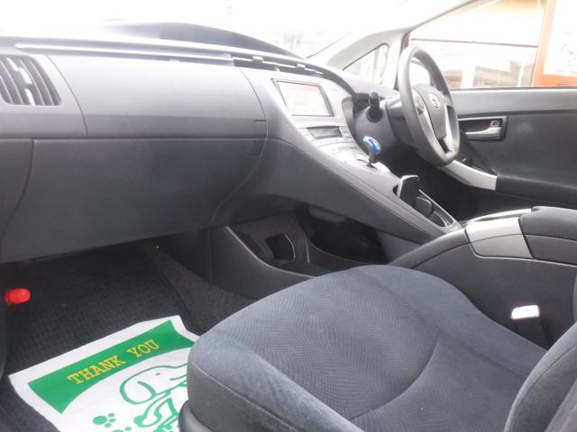 プリウス Ｓ　後期・純正ＳＤナビ・Ｂカメラ・１セグＴＶ・ＣＤ録音・ＤＶＤ再生・ＭＰ３・Ｂｌｕｅｔｏｏｔｈ・オートＬＥＤヘッド・ＥＴＣ・スマートキー・電格ウインカーミラー・１６ＡＷ・Ｐスタート・ＡＢＳ・整備点検記録簿（48枚目）