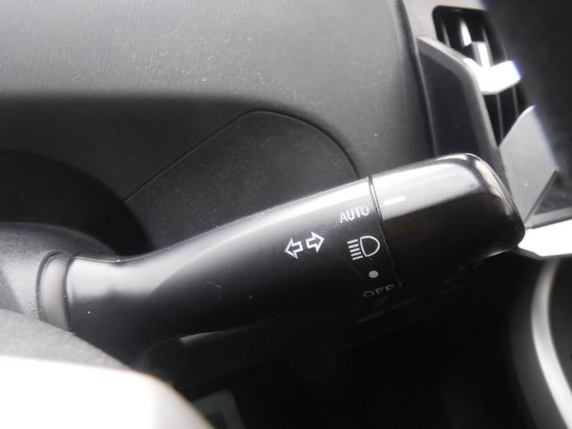 プリウス Ｓ　後期・純正ＳＤナビ・Ｂカメラ・１セグＴＶ・ＣＤ録音・ＤＶＤ再生・ＭＰ３・Ｂｌｕｅｔｏｏｔｈ・オートＬＥＤヘッド・ＥＴＣ・スマートキー・電格ウインカーミラー・１６ＡＷ・Ｐスタート・ＡＢＳ・整備点検記録簿（56枚目）