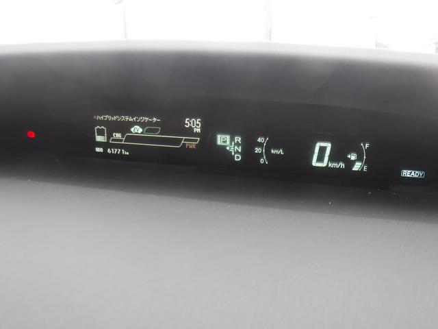 プリウス Ｓ　後期・純正ＳＤナビ・Ｂカメラ・１セグＴＶ・ＣＤ録音・ＤＶＤ再生・ＭＰ３・Ｂｌｕｅｔｏｏｔｈ・オートＬＥＤヘッド・ＥＴＣ・スマートキー・電格ウインカーミラー・１６ＡＷ・Ｐスタート・ＡＢＳ・整備点検記録簿（60枚目）