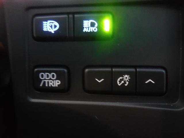 クラウンハイブリッド アスリートＧ　純正ＳＤナビ・黒革ＰＷ・プリクラ・クリソナ・クルコン・スパッタ１８ＡＷ・ＥＴＣ・オートＨＩＤヘッド＆フォグ・Ｈｉビーム・ライトウォッシャー・サンシェード・スマートキー・電格ミラー・Ｂカメラ・前ドラレコ（53枚目）