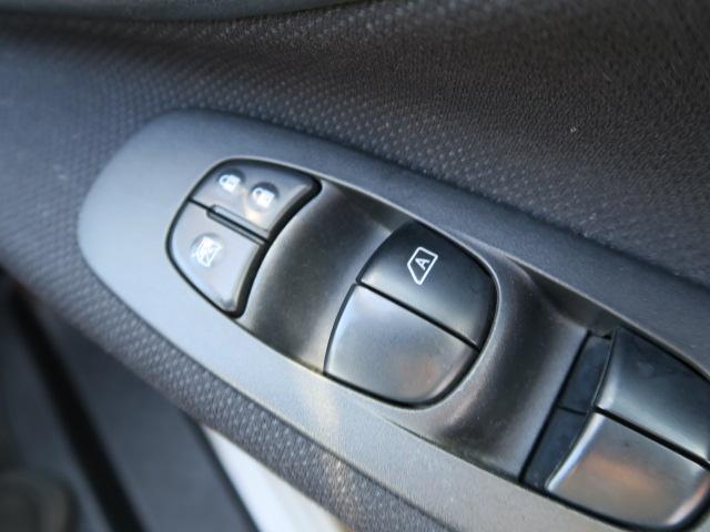 セレナ ハイウェイスター　Ｓ－ハイブリッド　両側電動スライドドア　ナビ　フルセグ　バックモニター　ＦＤモニター　インテリキー＆プッシュスタート　セキュリティ　純正１５インチアルミ（24枚目）