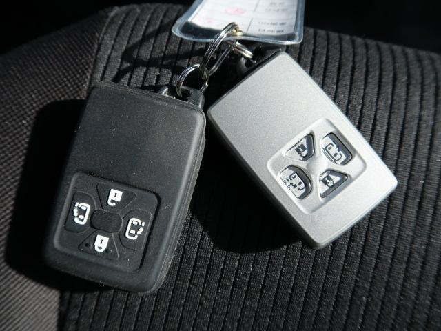 ヴォクシー ＺＳ　煌ＩＩ　スマートキー＆プッシュスタート　両側電動スライドドア　ナビ　フルセグ　純正１６インチアルミ　バックモニター　ＦＤモニター　オートエアコン　ＥＴＣ（35枚目）
