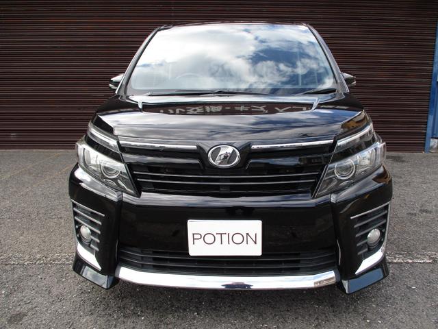 ヴォクシー ＺＳ　ワンオーナー　純正９インチＳＤナビ　フルセグＴＶ　ブルートゥース　ＤＶＤ再生　ＥＴＣ　バックカメラ　フリップダウンモニター　リモコンエンジンスターター　両側パワースライドドア　１６インチアルミホイール（2枚目）